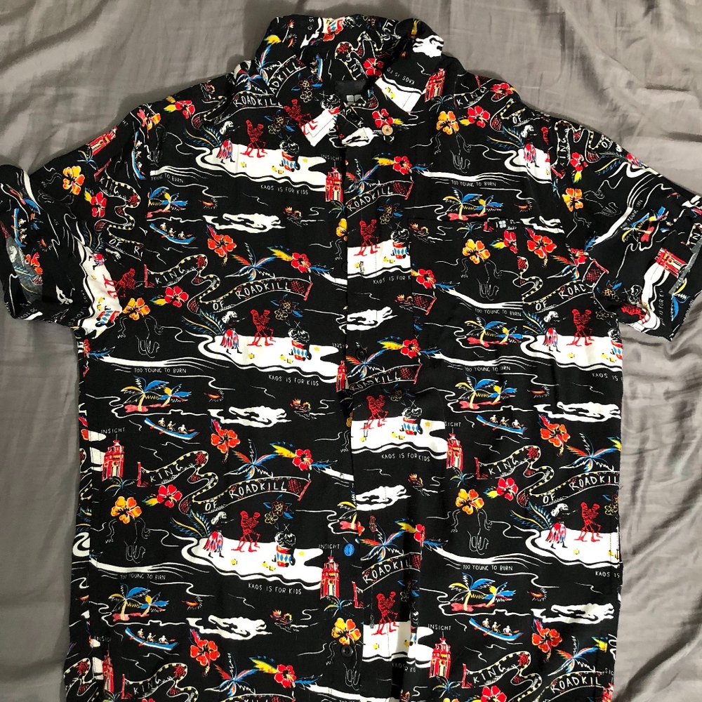 Insight Short sleeve button up MEDIUM